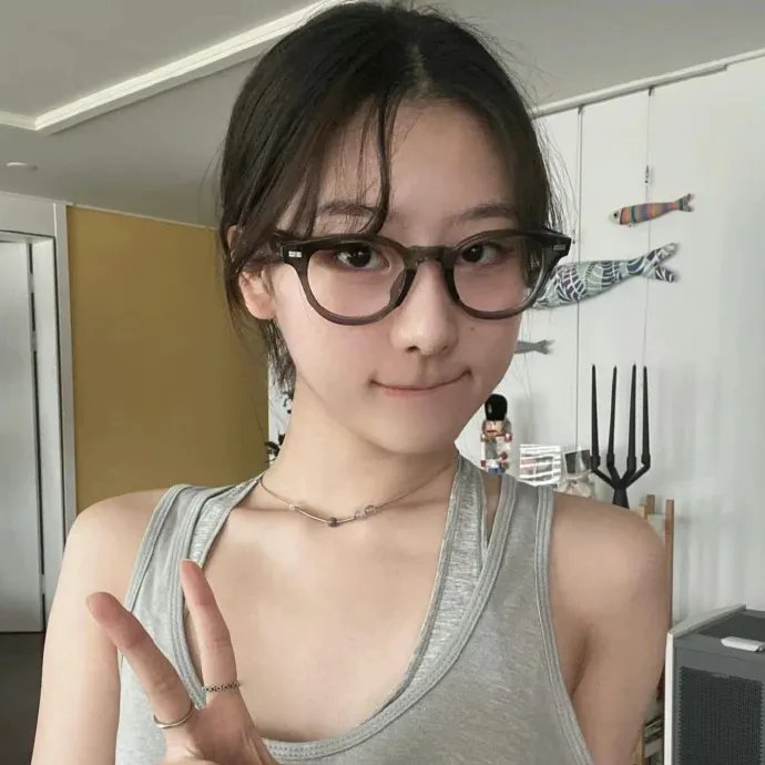 克洛多娃 海报